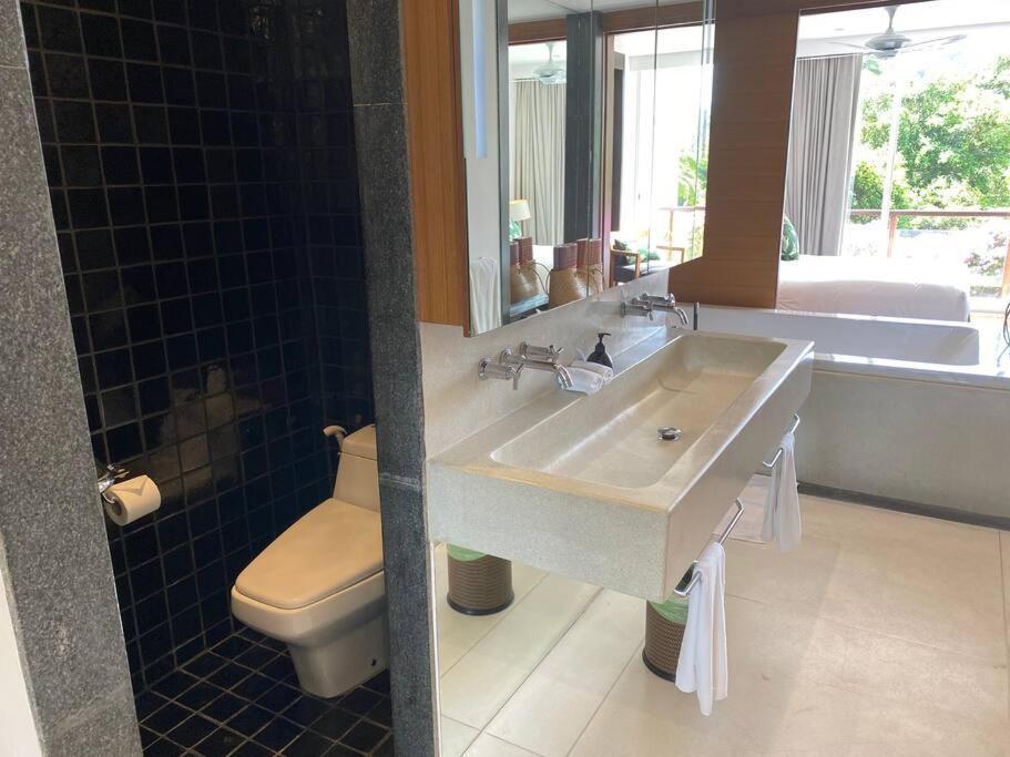 Beachfront 2 Bedroom Luxury Condo Chava Surin Exterior foto